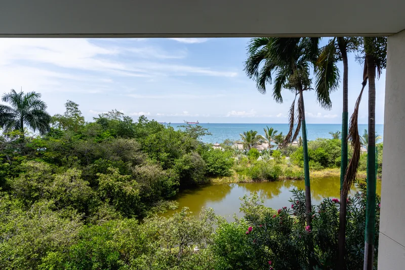 Vista al Mar Caribe y al manglar desde el townhouse en Pozos Colorados, Santa Marta.